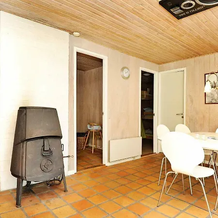 Two-bedroom Holiday In Bording 1 *