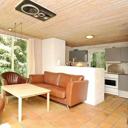 Two-bedroom Holiday In Bording 1 *